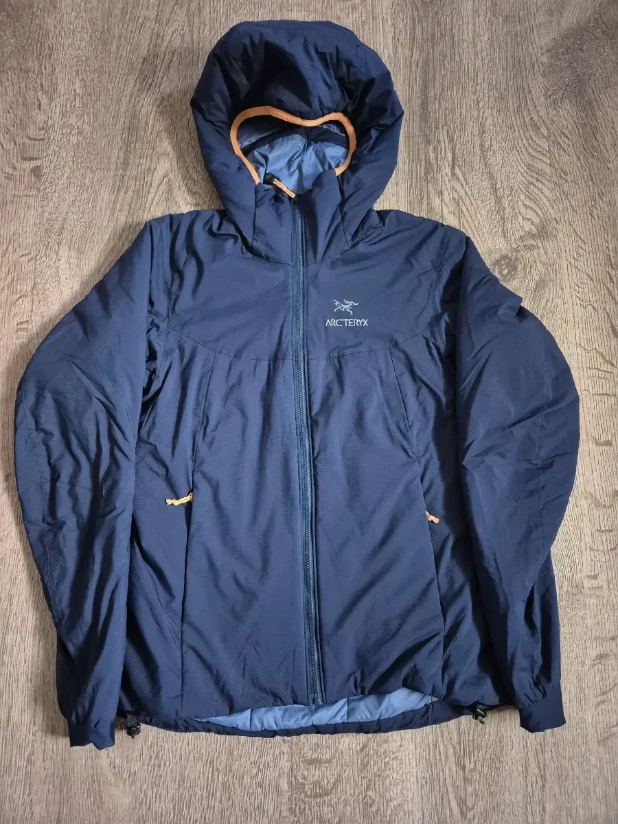 Arcteryx 아크테릭스 여성 아톰 IT Hood 바람막이 자켓