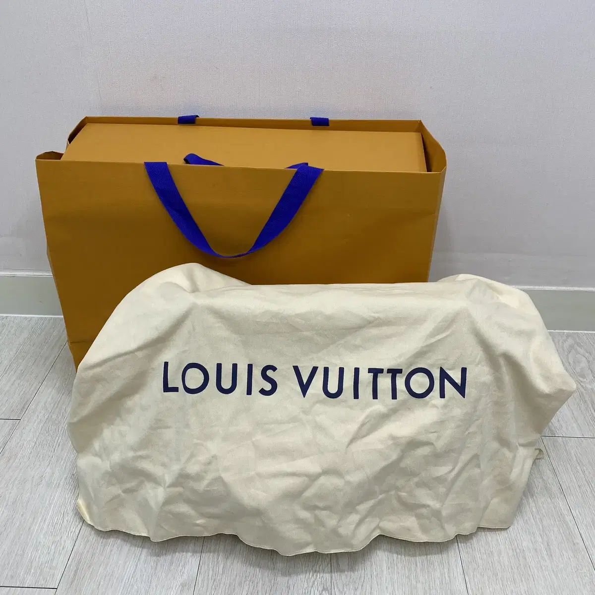 루이비통 니고 토드 백 화이트 Louis Vuitton X nigo