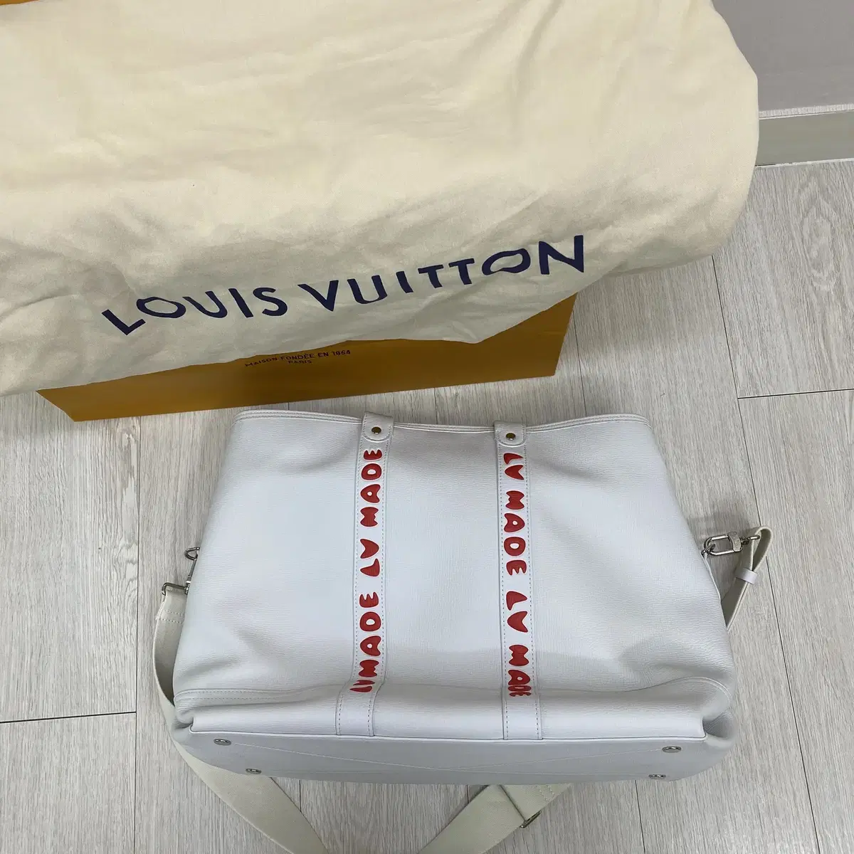 루이비통 니고 토드 백 화이트 Louis Vuitton X nigo