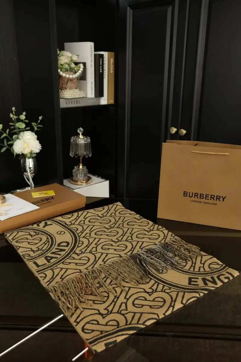 Burberry 버버리 양면 프린트 울 머플러