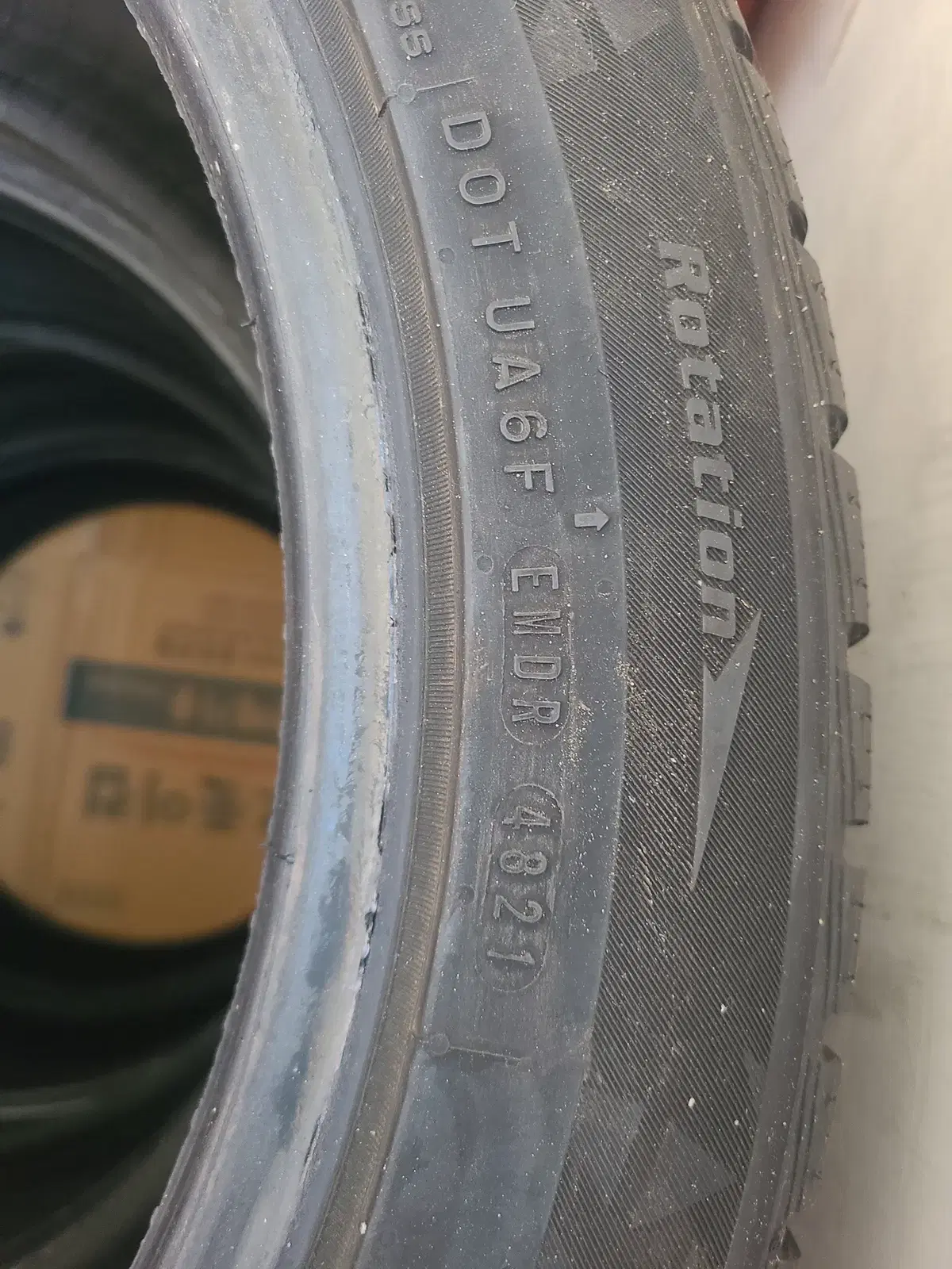 넥센 스노우타이어 245/45R18  21년 48째주 생산