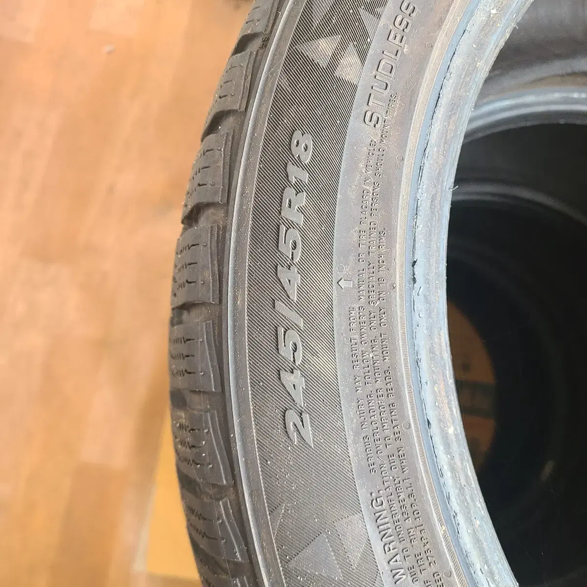 넥센 스노우타이어 245/45R18  21년 48째주 생산