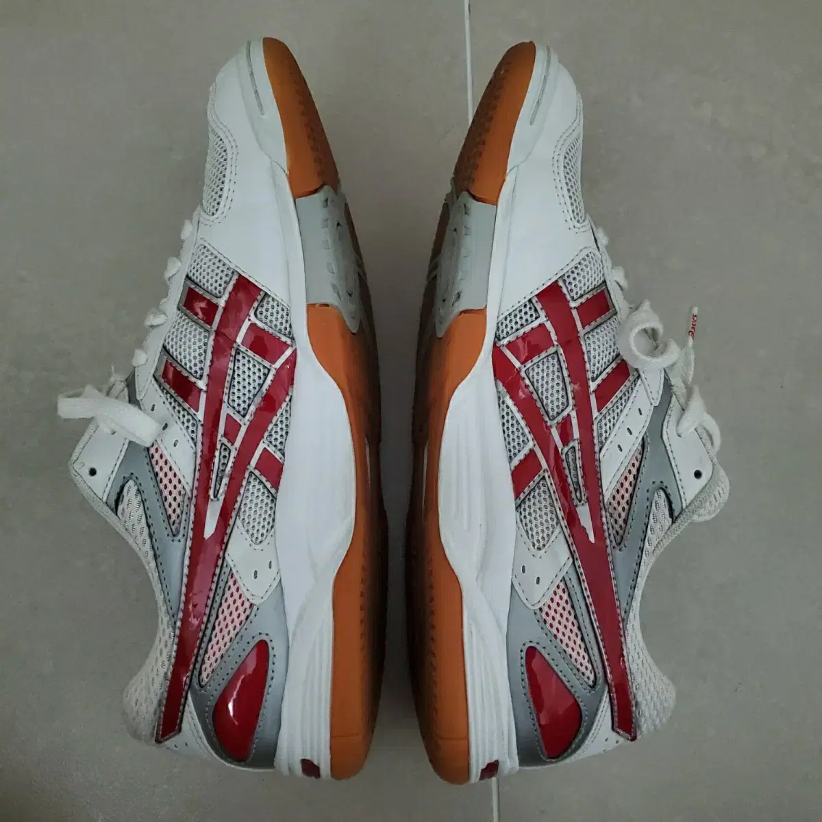 Asics running shoes size 275