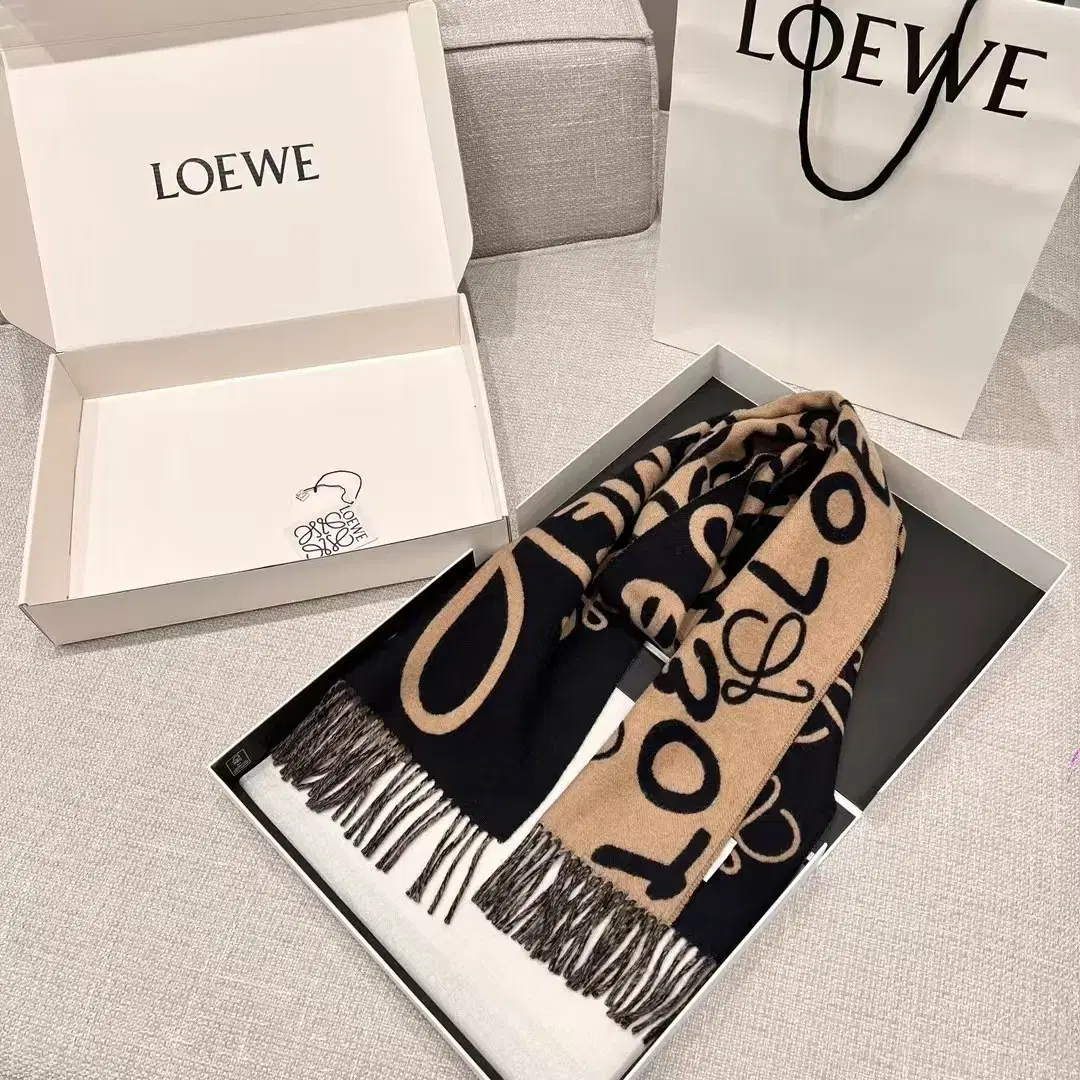 LOEWE 로에베 추동 보온 니트 머플러