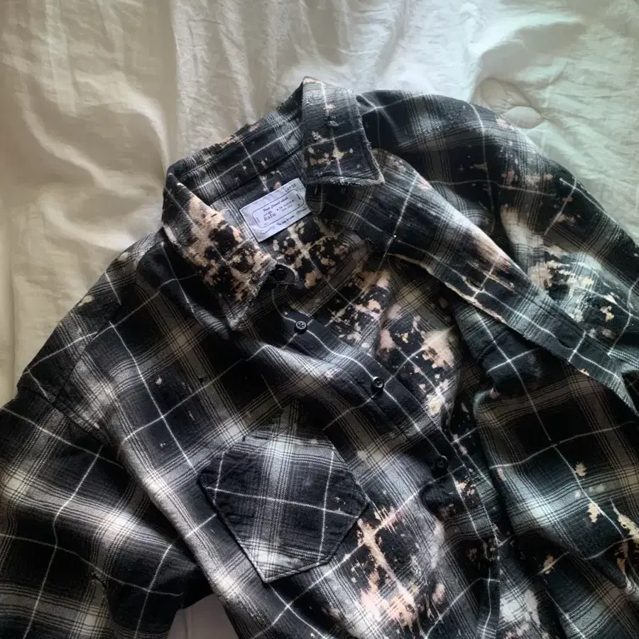 [L] rafu bleached & damaged shirt