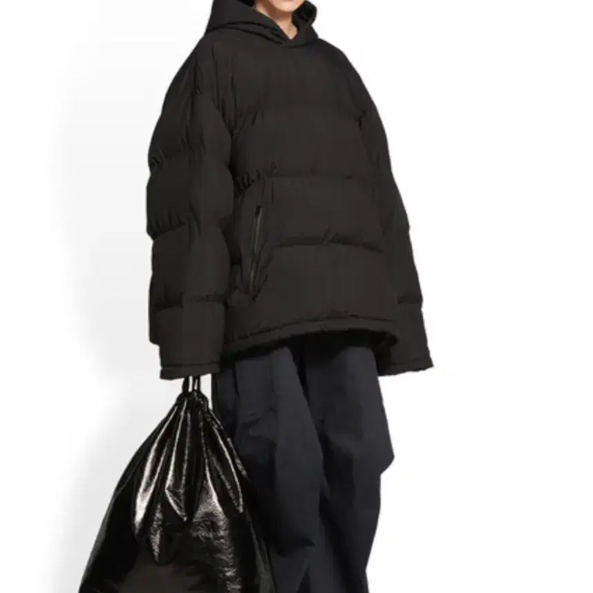 발렌시아가 Sporty B 풀오버 Puffer 4size