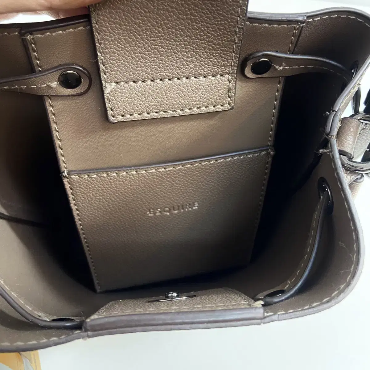 에스콰이어 미니 버킷백 Esquire Mini Bucket Bag