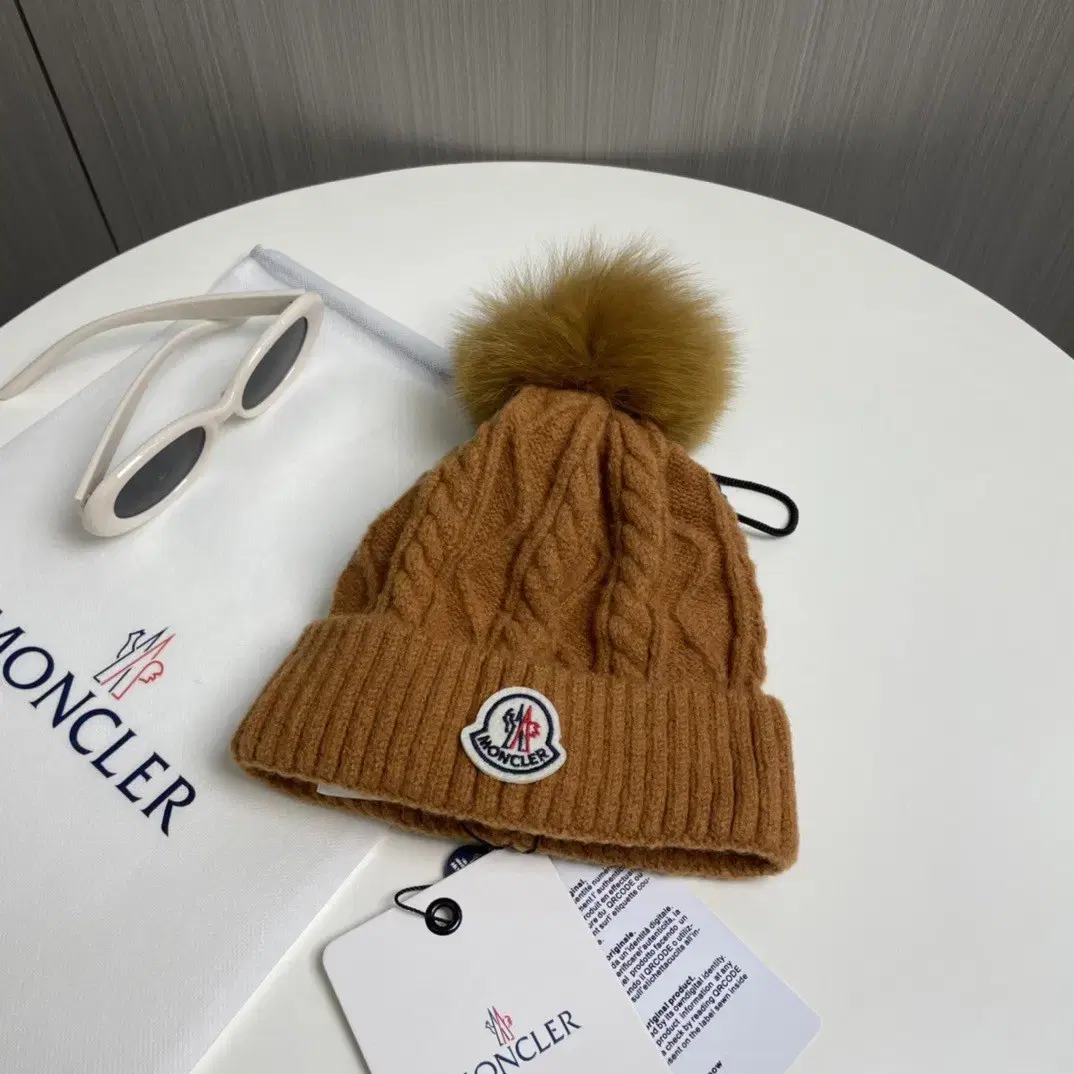 moncler 몽클레어 울 니트 모자