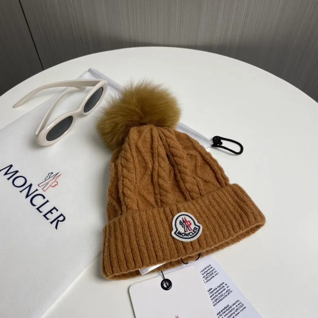 moncler 몽클레어 울 니트 모자