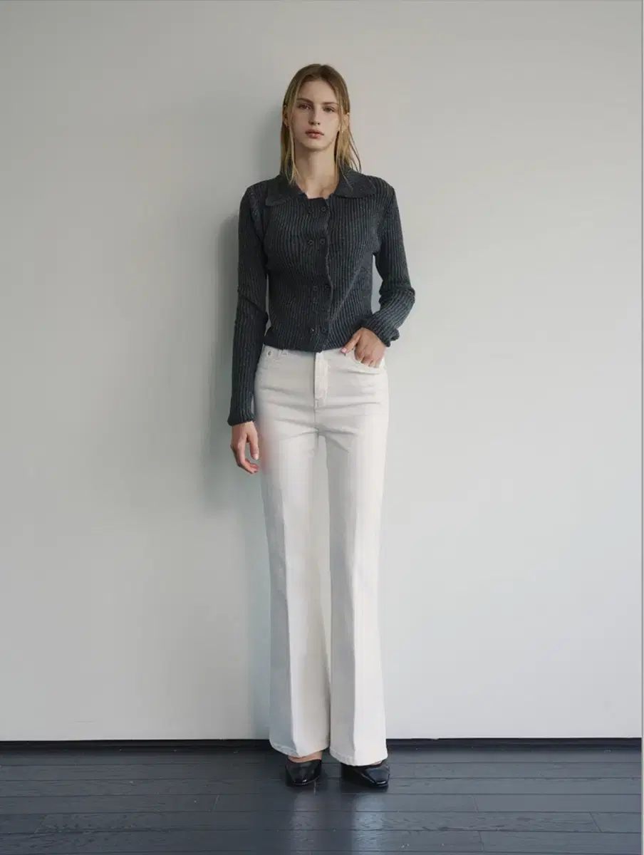 [HAWA] Essential Bootcut Pants in Prismatic Ivory S