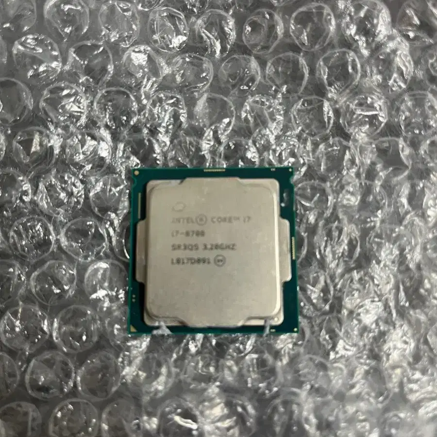 i7 8700