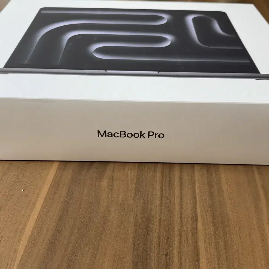 MacBook Pro 14 & MacBook Air 13