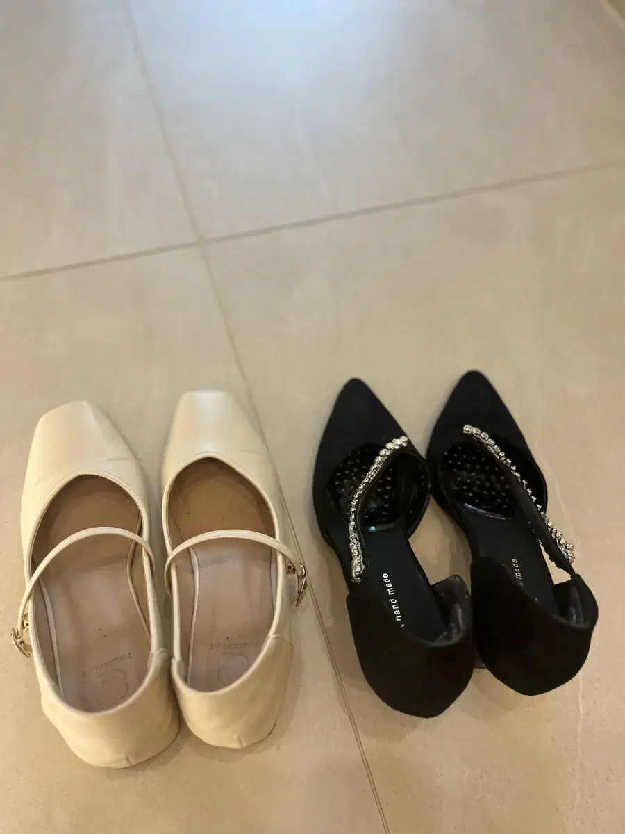 (Quick sale) 2 pairs of cowhide leather white black heeled women's shoes (2)