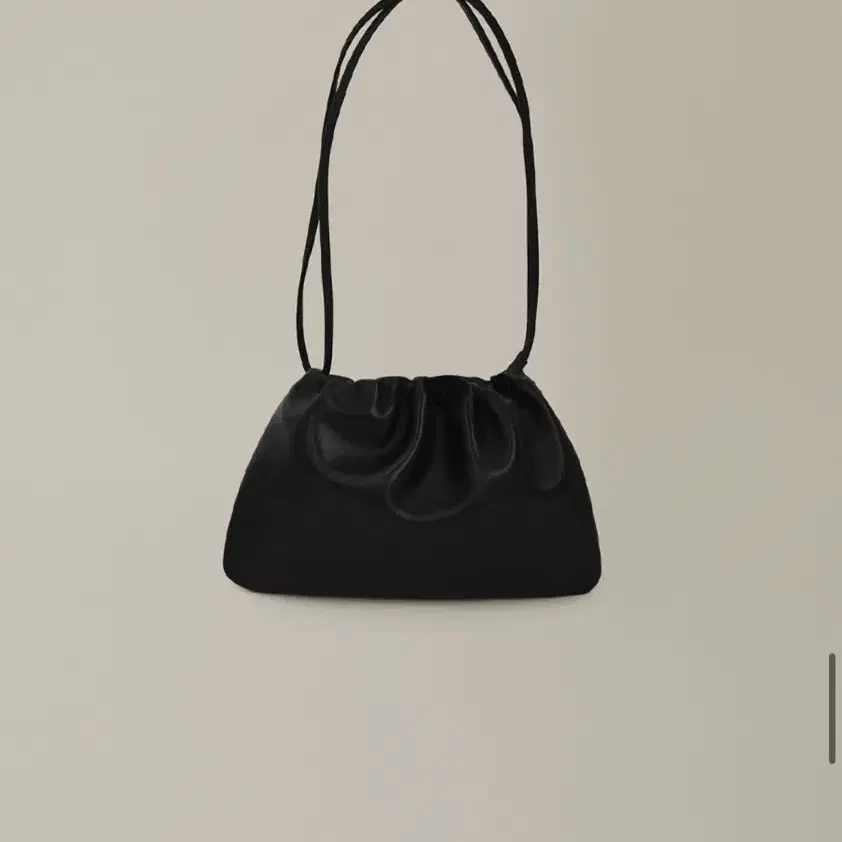 Nella strap bag (Black) 낫띵리튼 가방