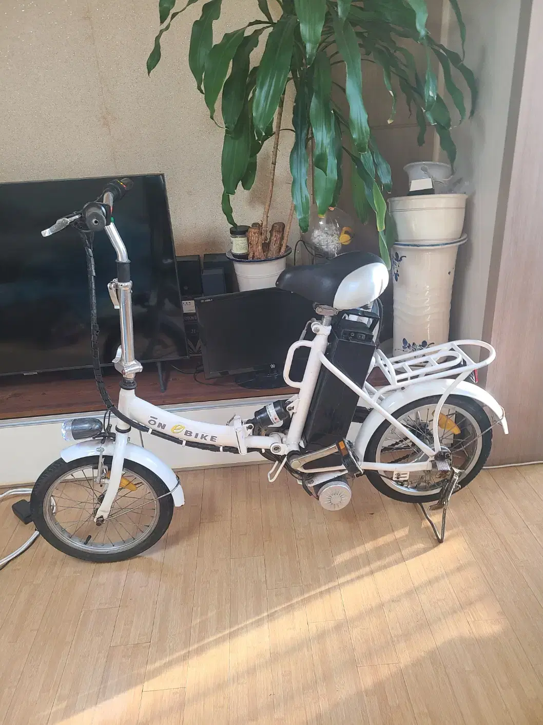 Onyi electric bike with a new battery for sale.