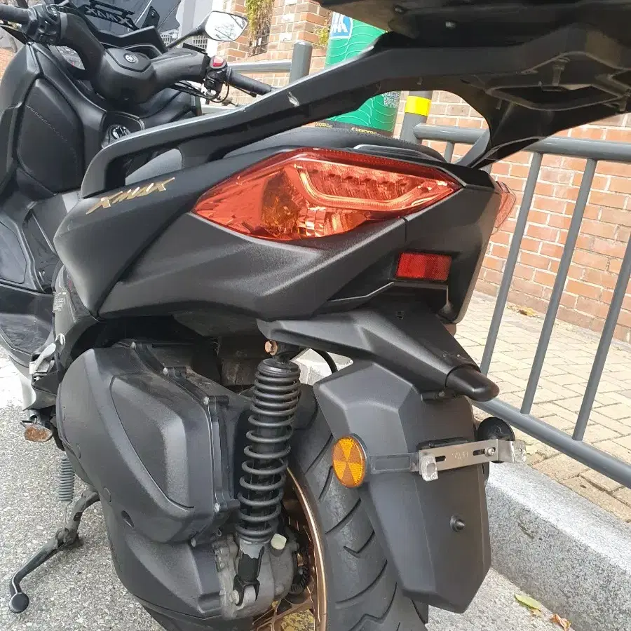 XMAX300 22년식 2.8만 부산 A급