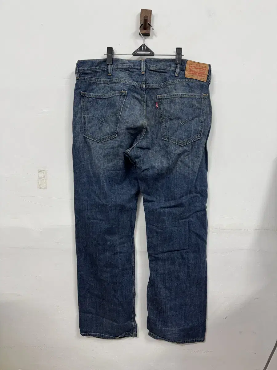 (38-39) Levi's 559 Denim Jeans