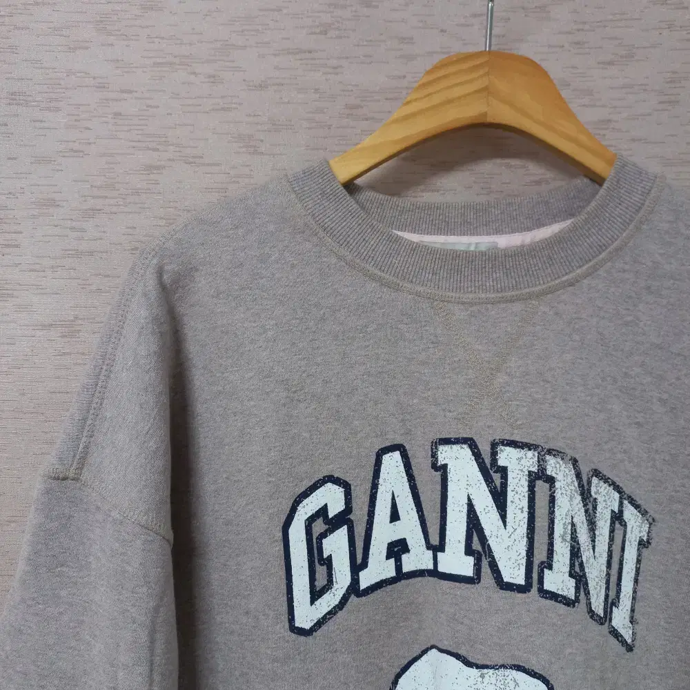 12-26/GANNI  프린트 기모티