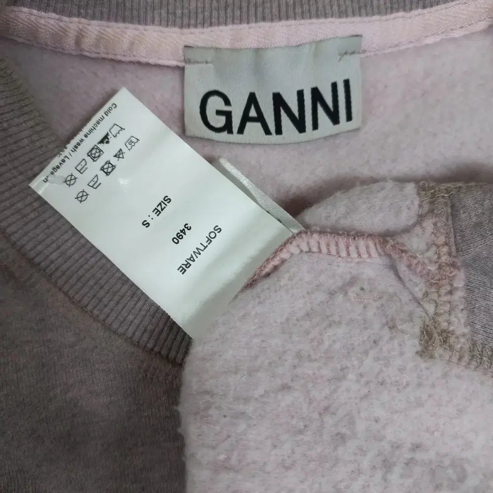 12-26/GANNI  프린트 기모티