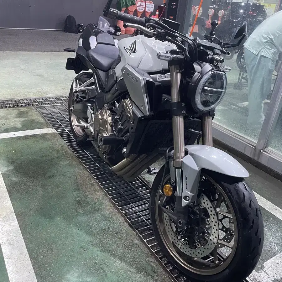 Cb650r 21년 아크라풀배기