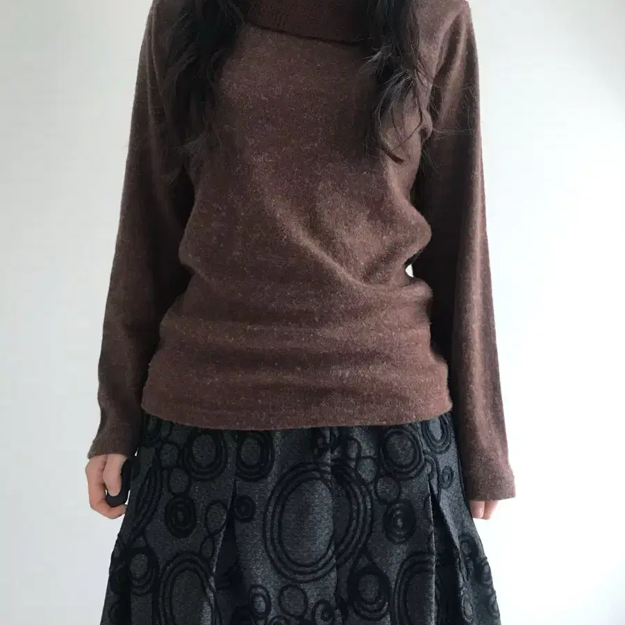 vintage brown neck knit