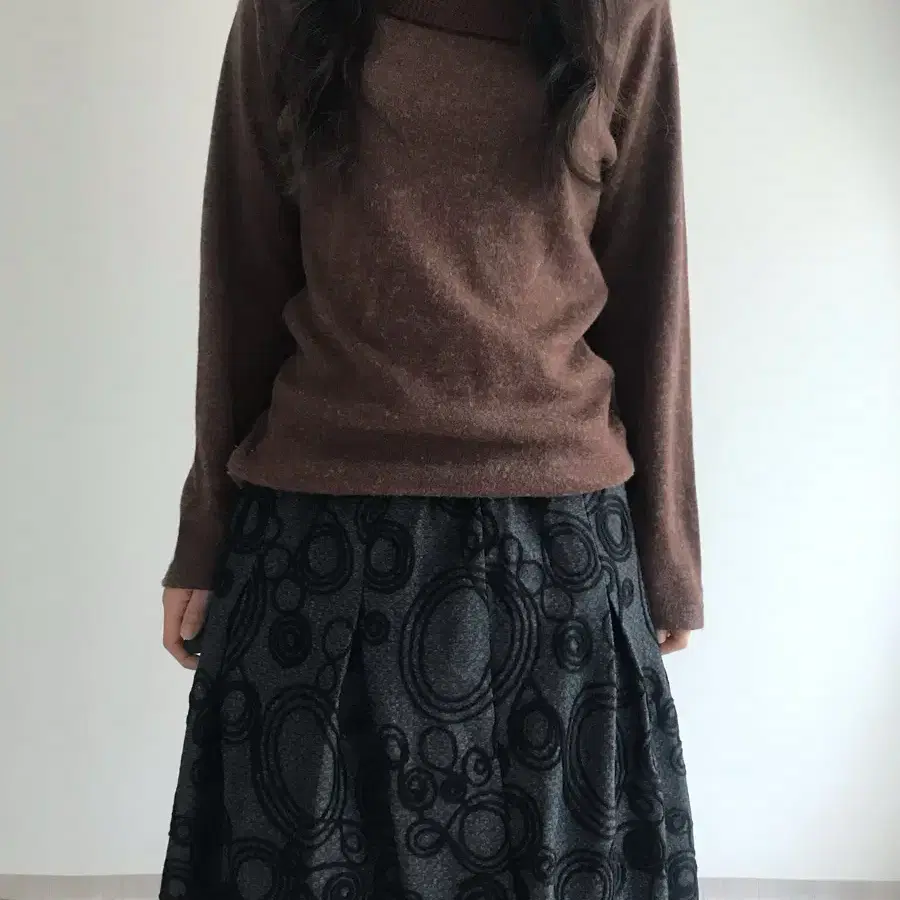 vintage brown neck knit