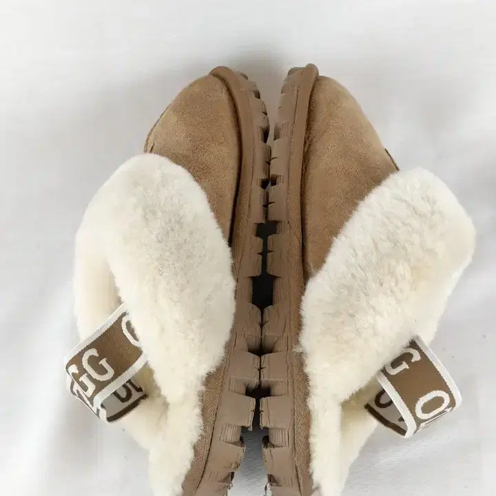 245 UGG 어그 양털슬리퍼 겨울신발