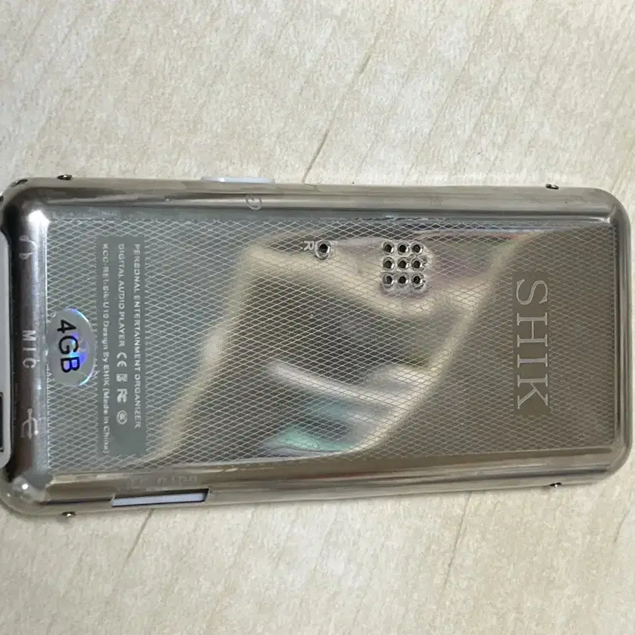 쉬크 mp3 (4GB 화이트)