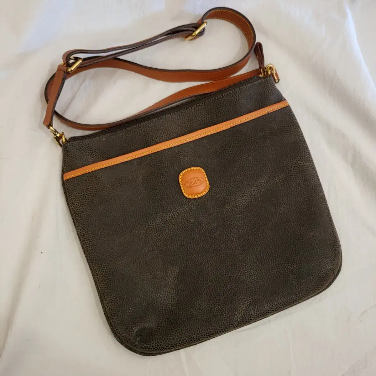 Briggs Leather Crossbody Bag