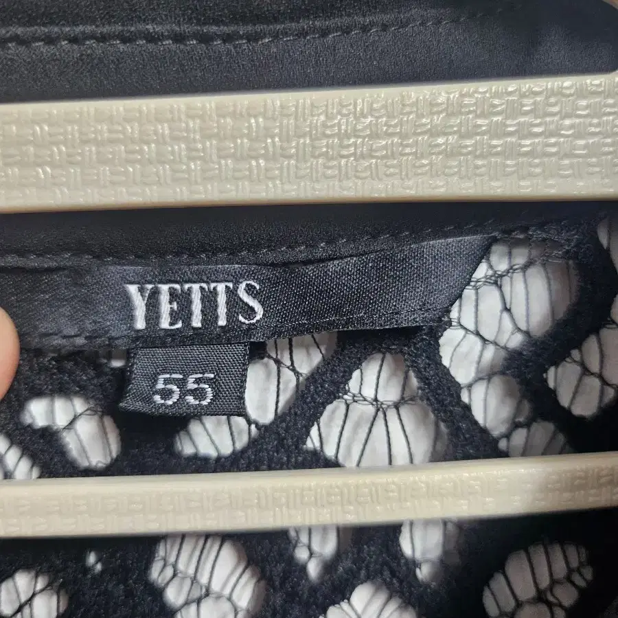 YETTS 블라우스