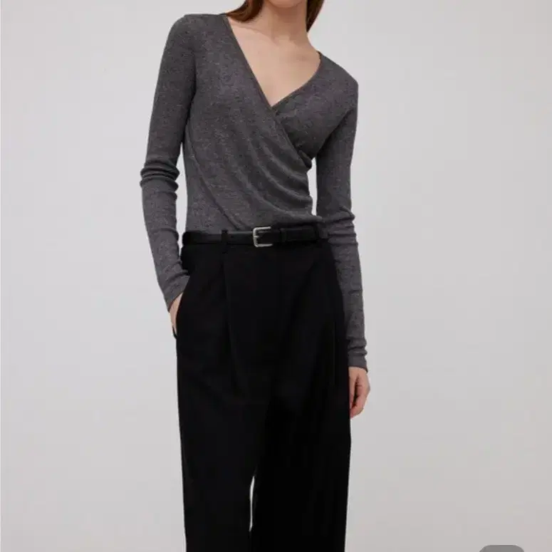 하베크 울 슬림 랩 탑 Wool slim fit wrap top