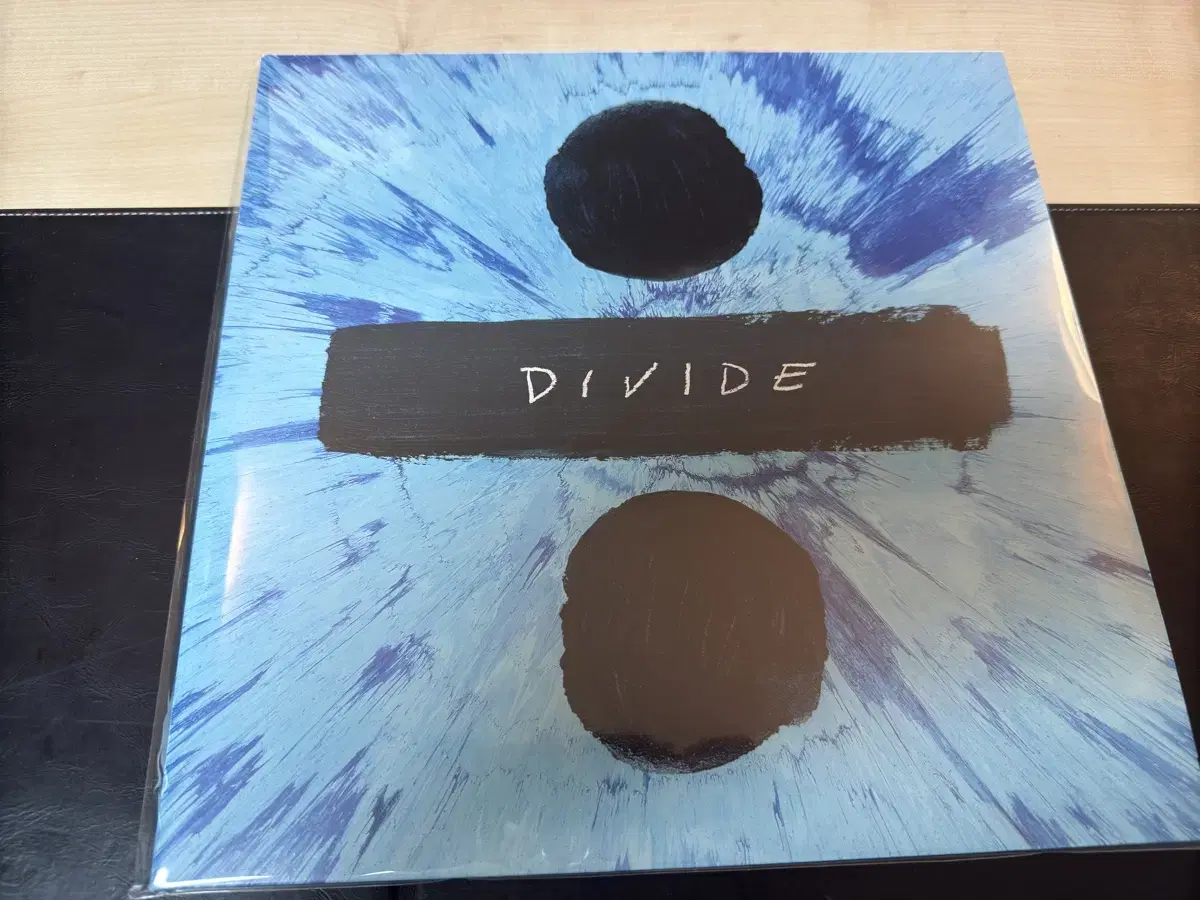 Ed Sheeran(애드시런)- DIVIDE LP 팝니다