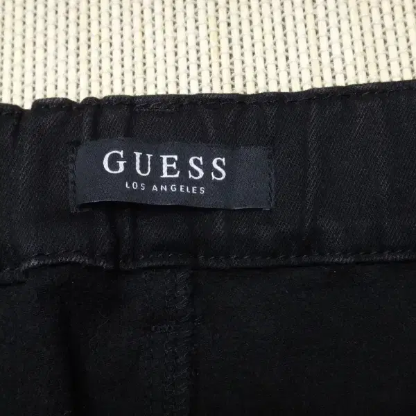 (30in) 게스 GUESS 기모 블랙 밴딩 데님팬츠