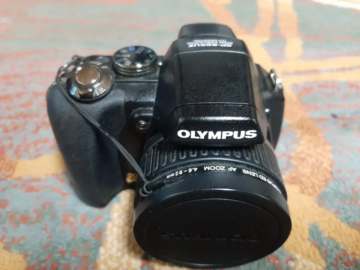 Olympus SP-565UZ