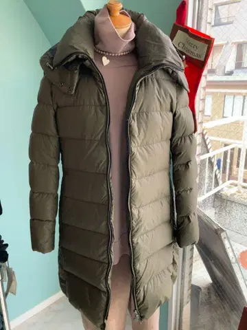 FIDELITY( 피델리티) 다운 코트 카키색 다운 코트