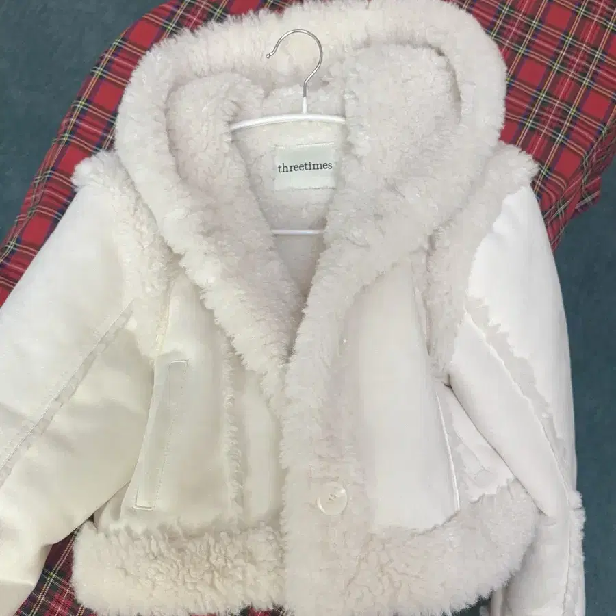 [쓰리타임즈] baby hoodie fur coat 무스탕