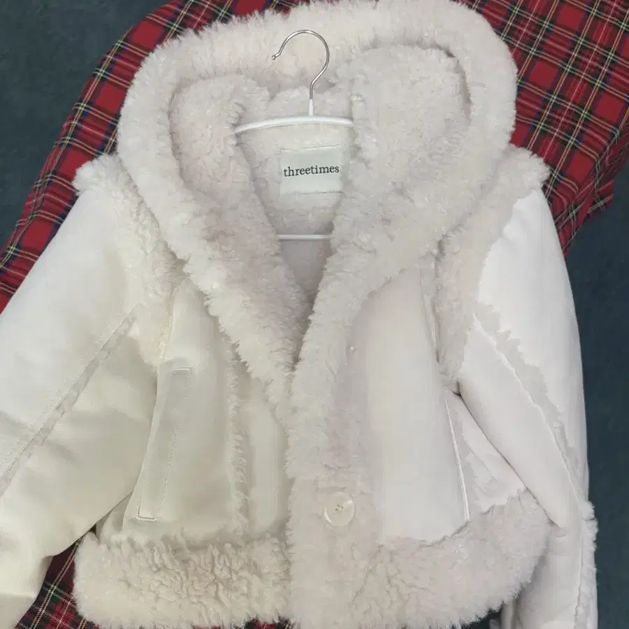 [쓰리타임즈] baby hoodie fur coat 무스탕