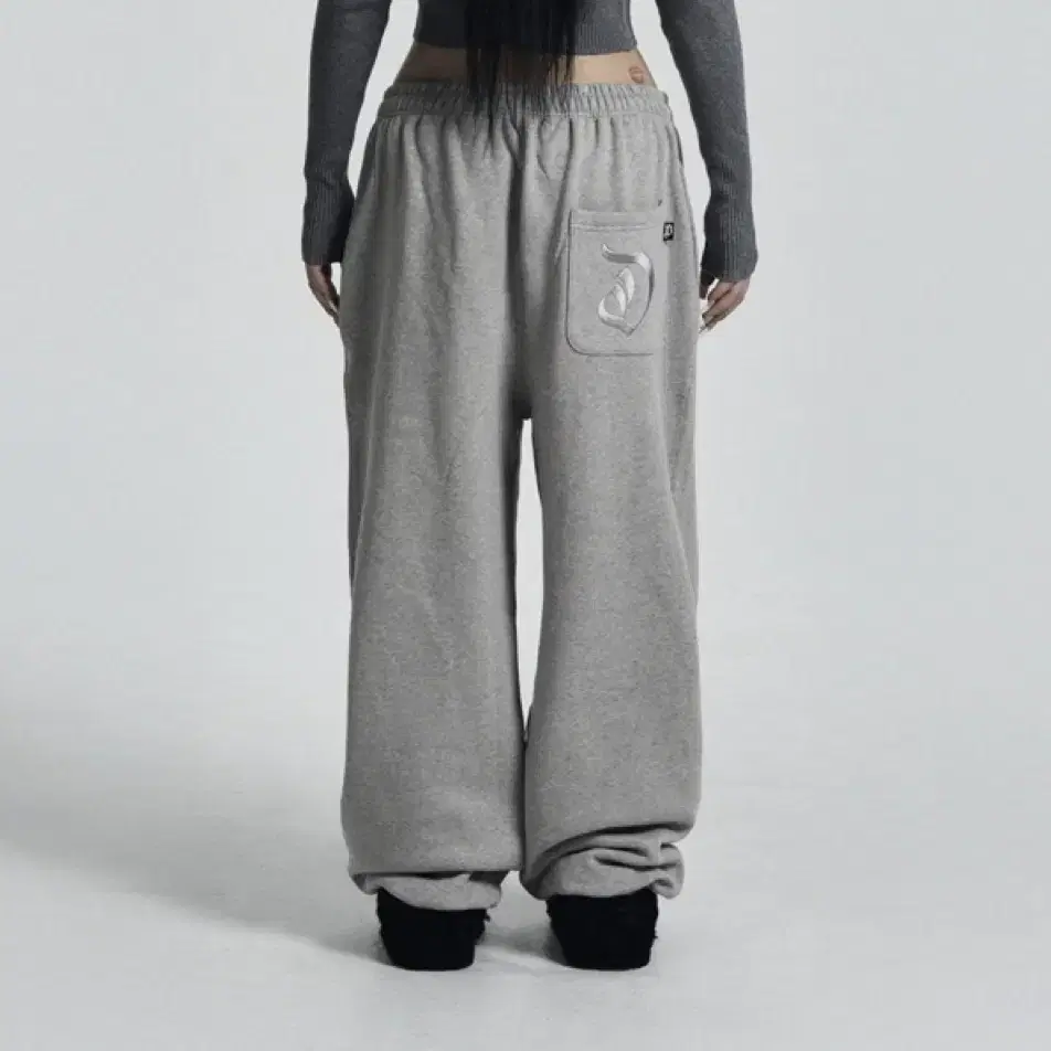 ! 새상품 ! 오도어 Molly wide jogger in grey