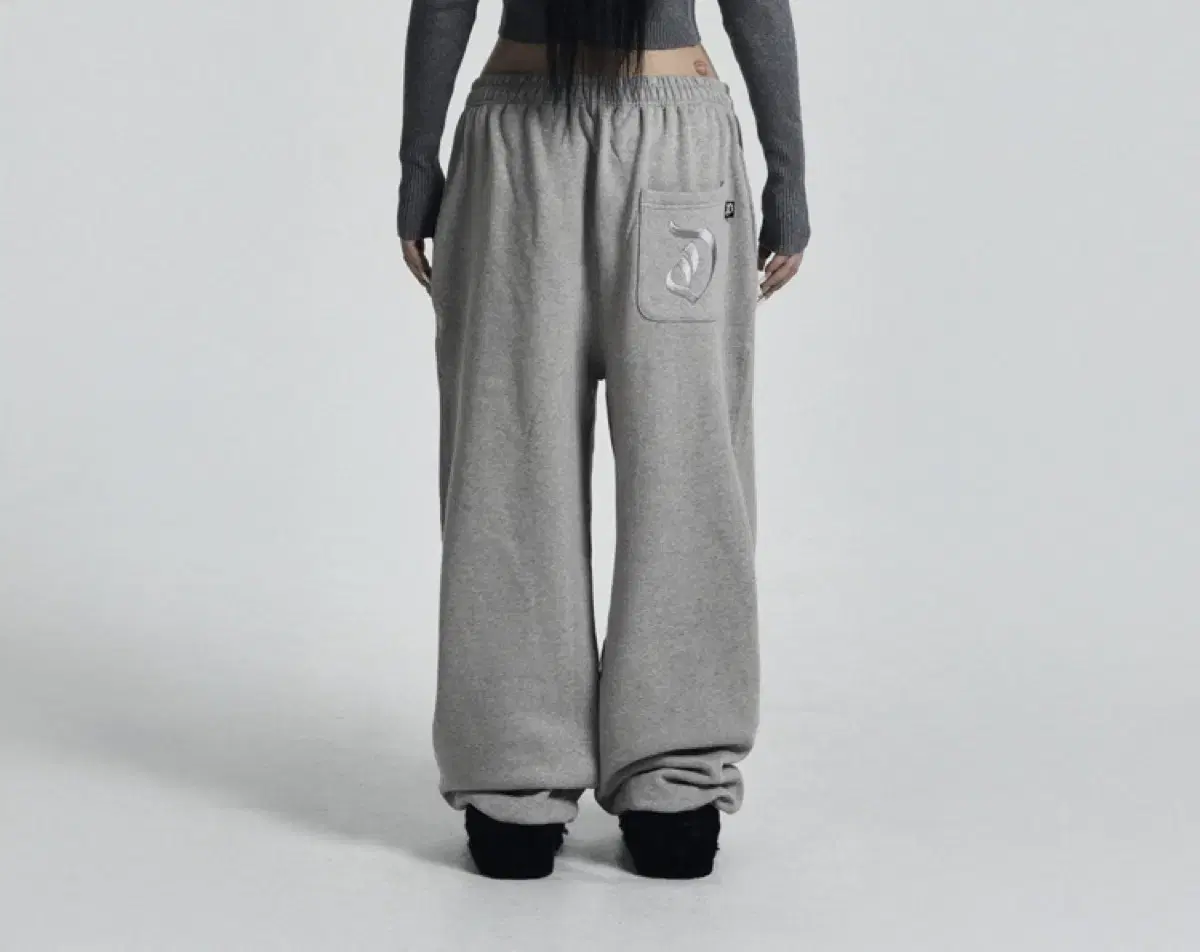 ! 새상품 ! 오도어 Molly wide jogger in grey