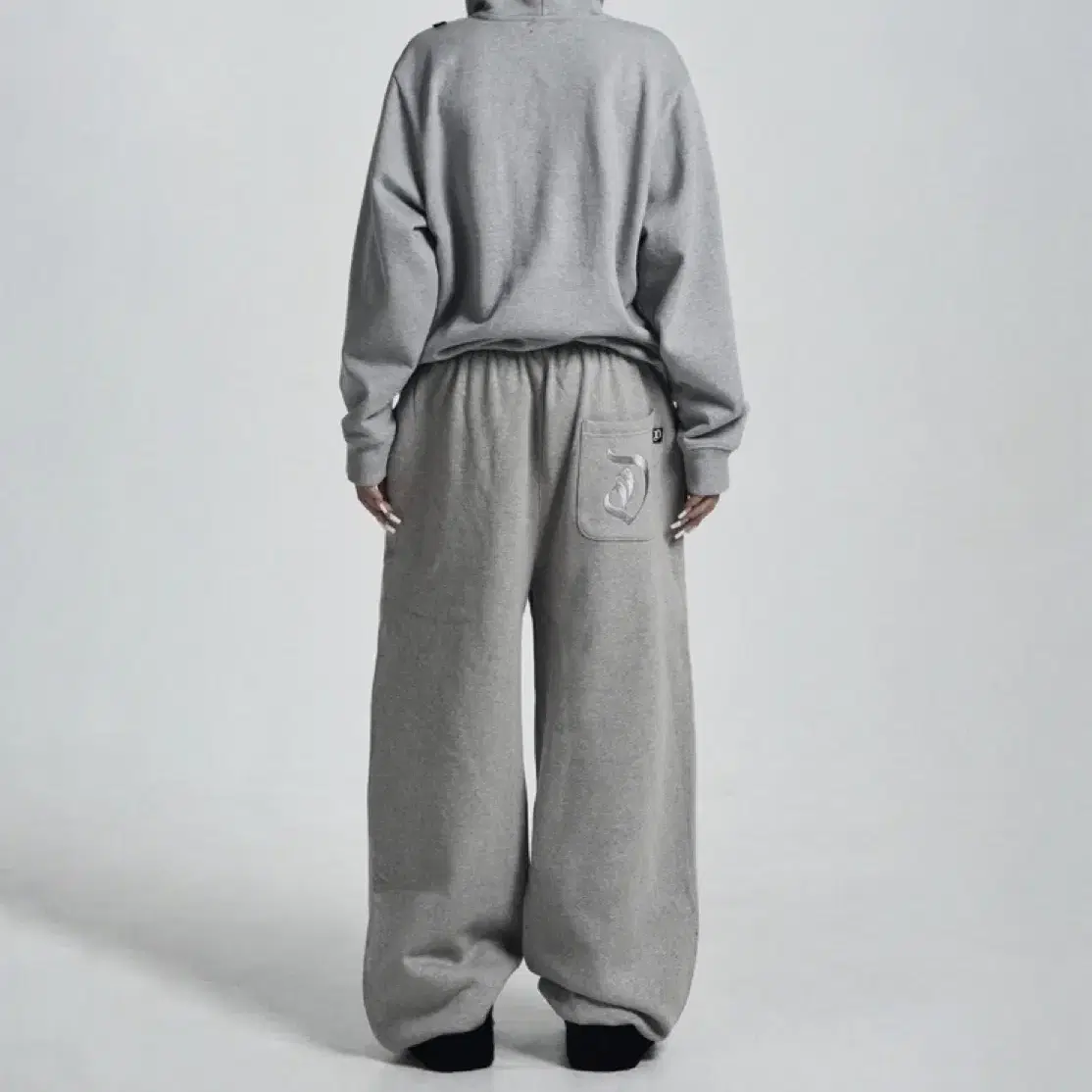 ! 새상품 ! 오도어 Molly wide jogger in grey