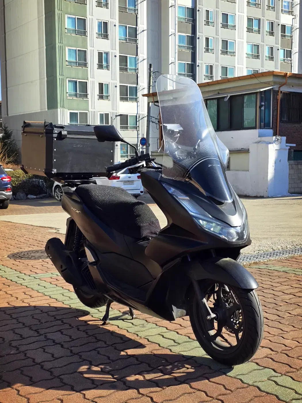 22년식 PCX125 ABS 4200키로 팝니다