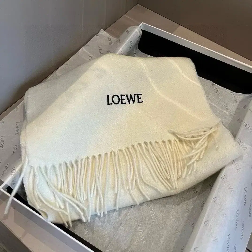 Loewe로에베 스카프