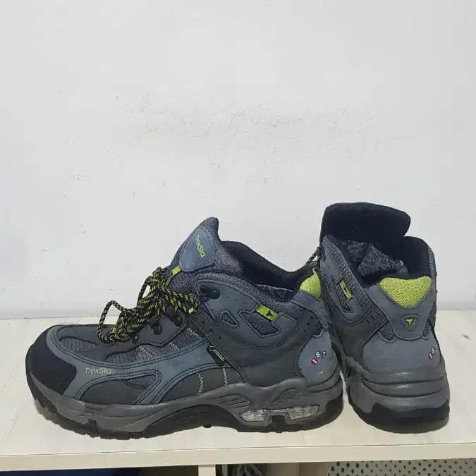 택포 270~275 A급 TREKSTA GORE-TEX 트레킹 중등산화!