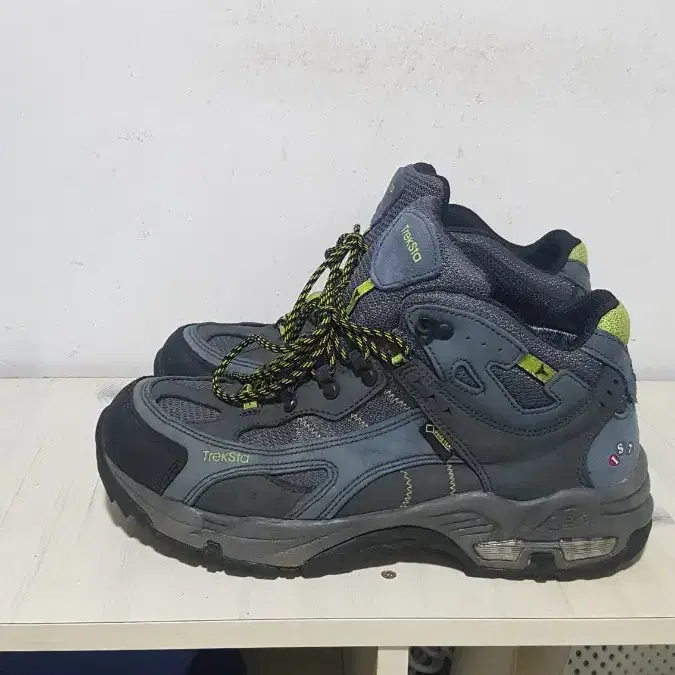 택포 270~275 A급 TREKSTA GORE-TEX 트레킹 중등산화!