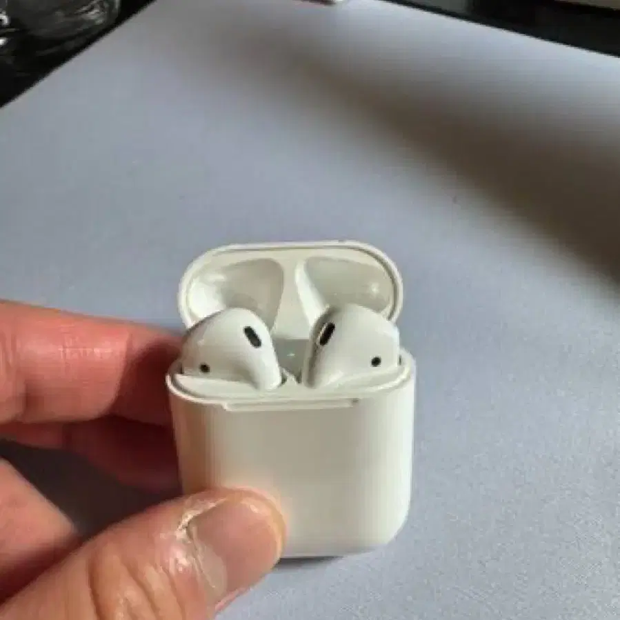 AirPods 2