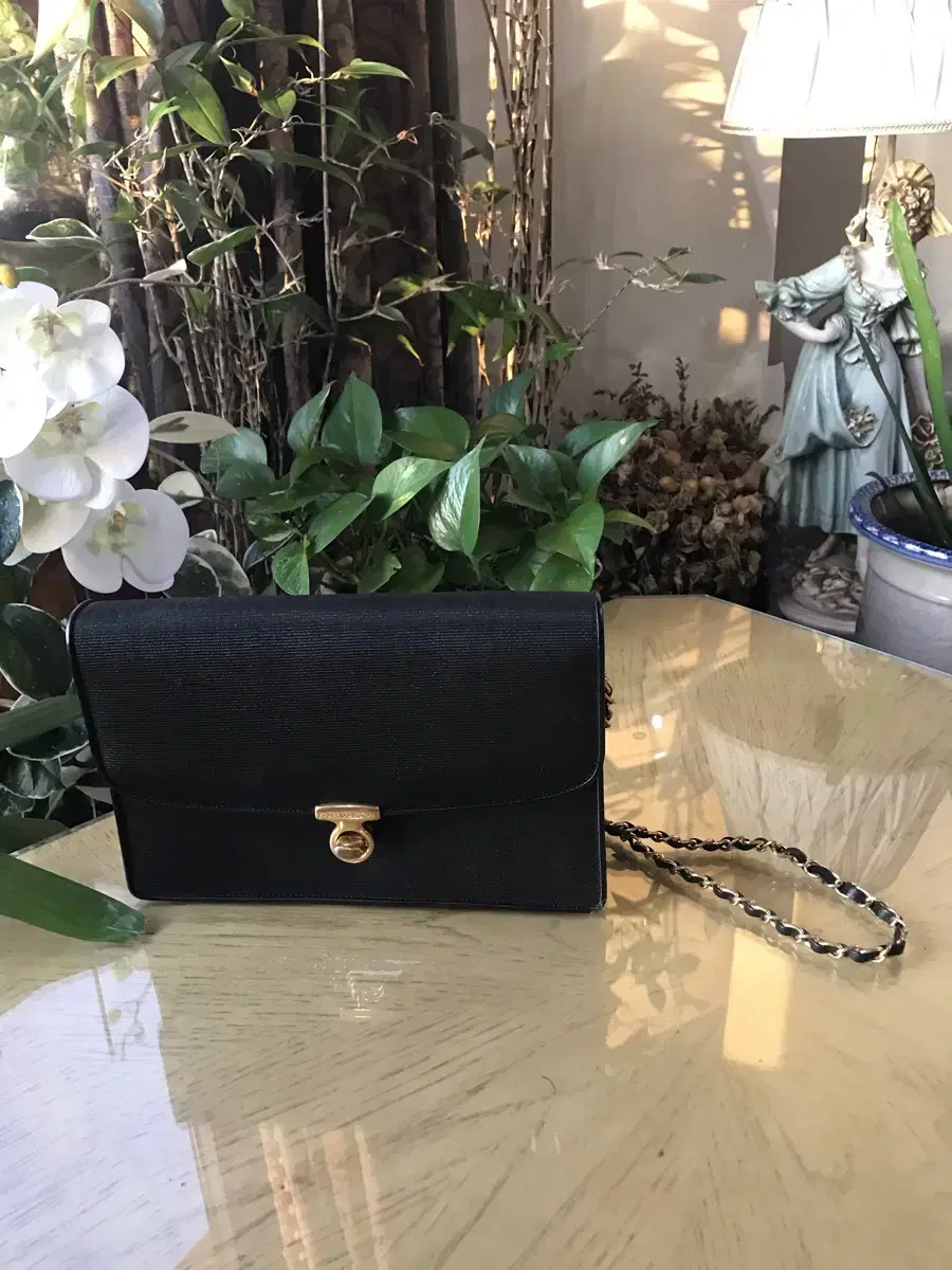 Esquaia Black Shoulder Bag