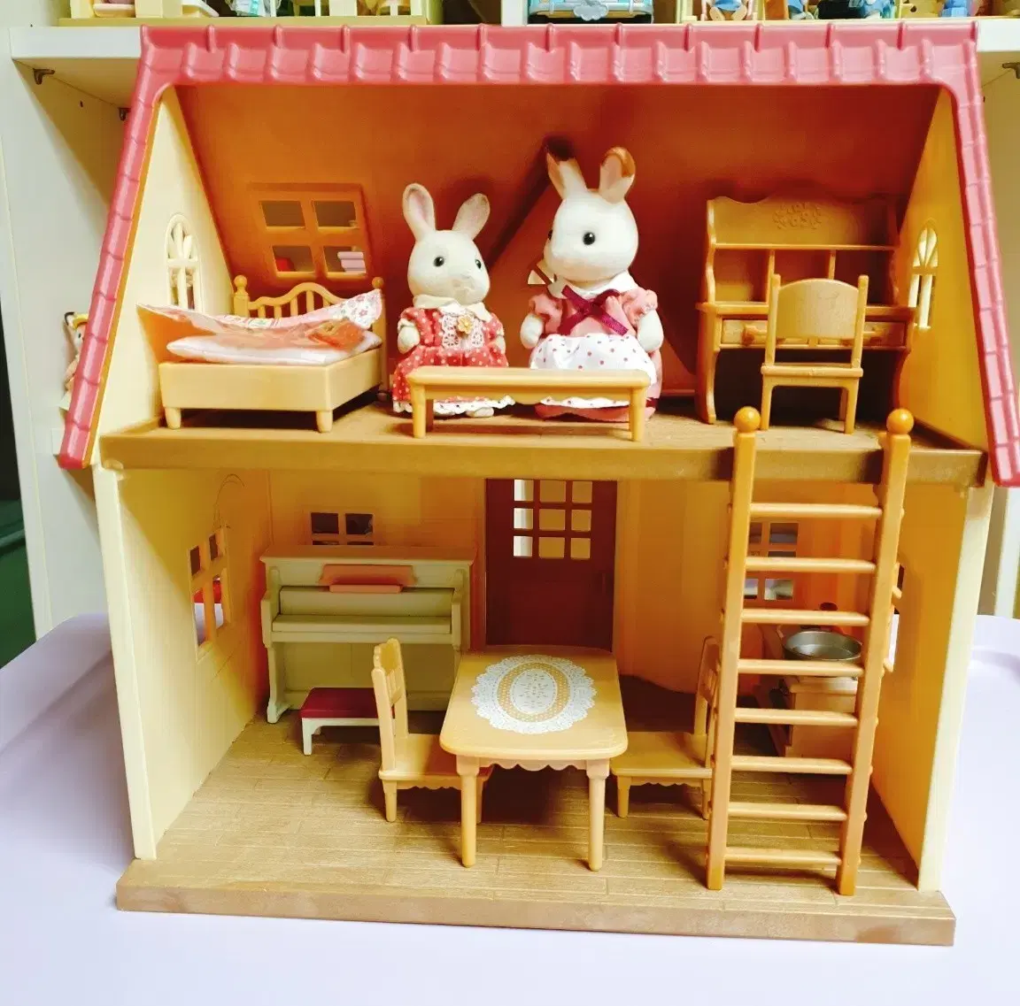 Sylvanian Old Fashioned Chocolate Bunny House