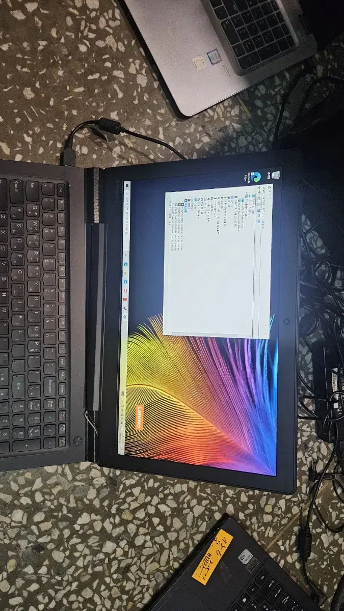 레노버 idea pad 700  i5-6세대 힌지파손