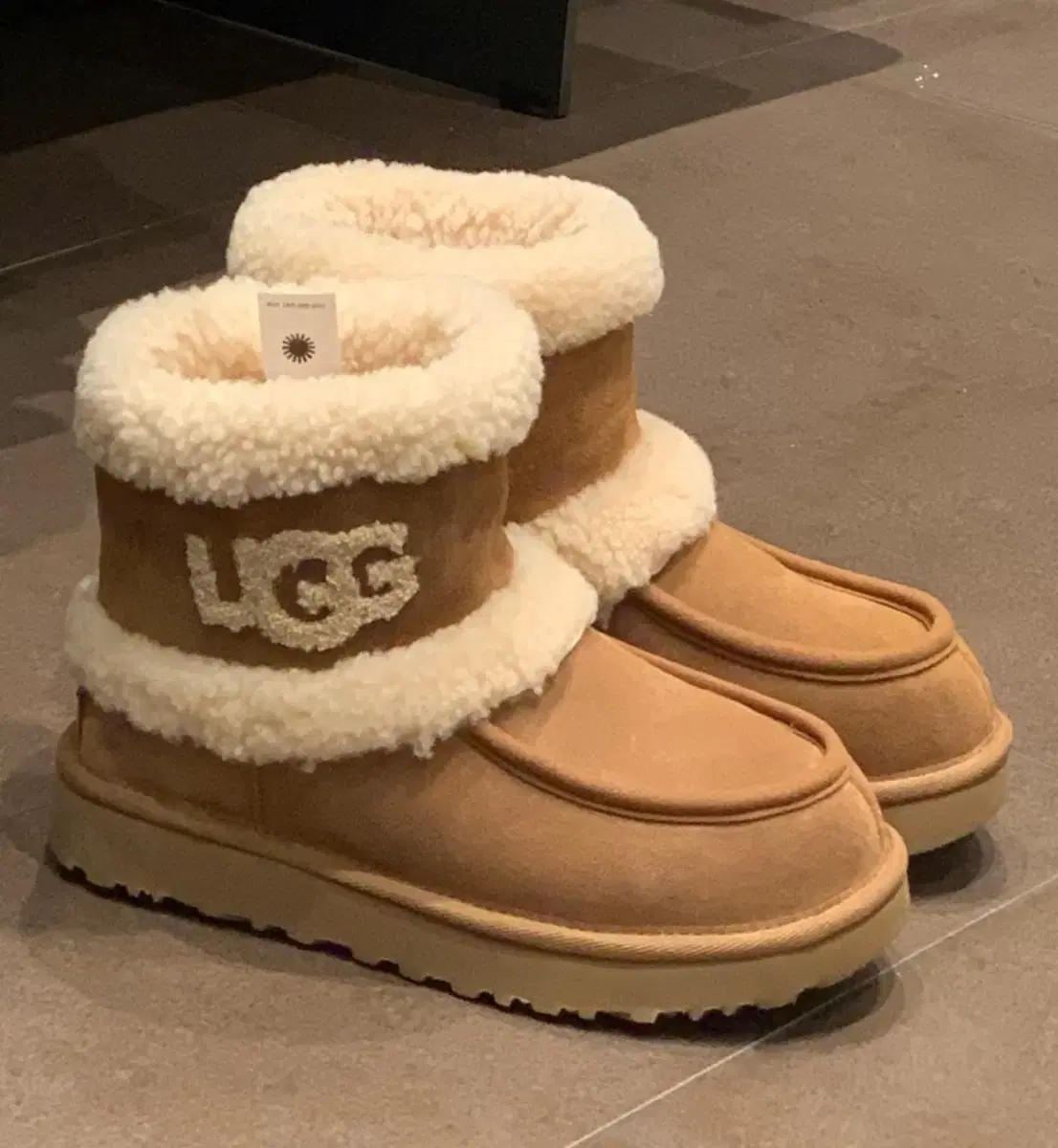 미국 UGG 어그 울트라 미니 플러프 체스트넛 240 US6