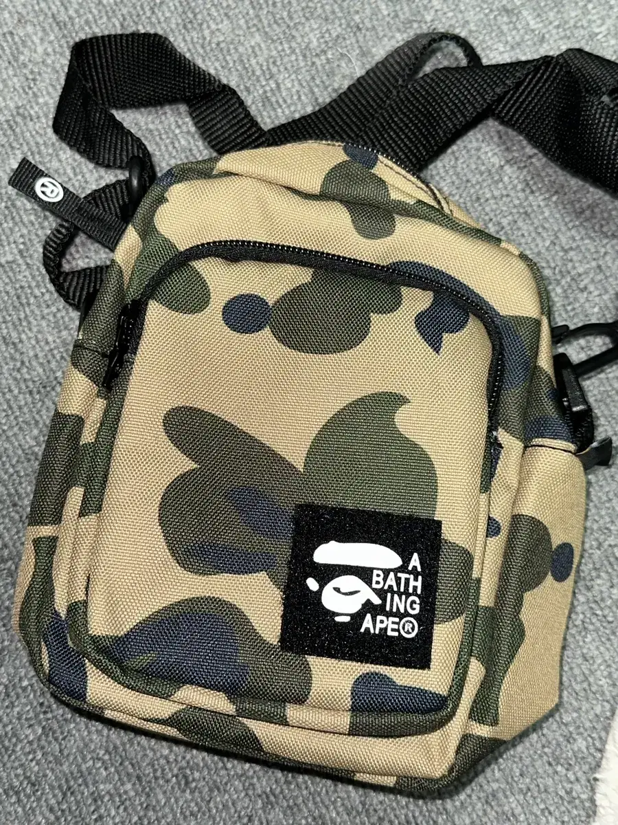 베이프 bape 카모 파우치 미니 크로스백 가방